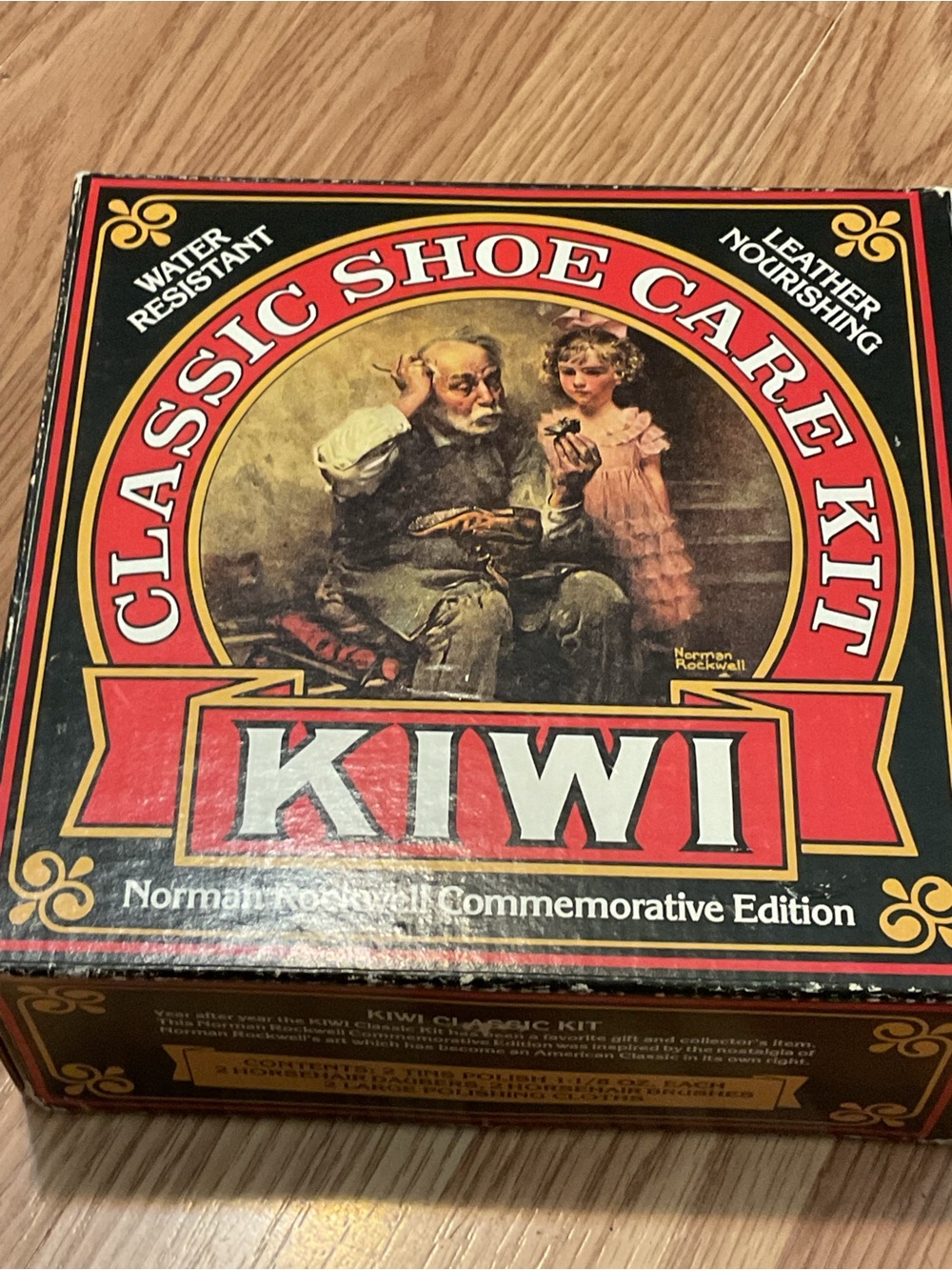 VTG..80’ KIWI CLASSIC SHOE KIT NORMAN ROCKWELL TIN FULL OF ITEMS
